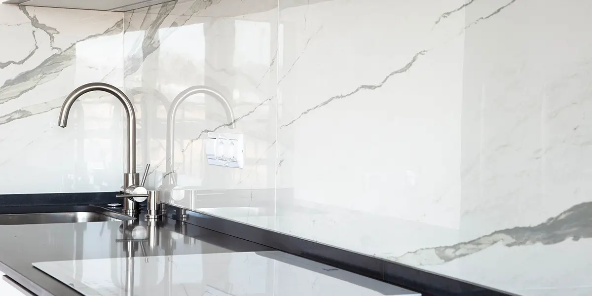 White porcelain backsplash for modern kitchen